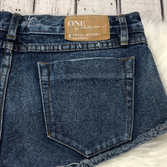 One Teaspoon Trash Whores Distressed Jean Shorts - Picture 6 of 10